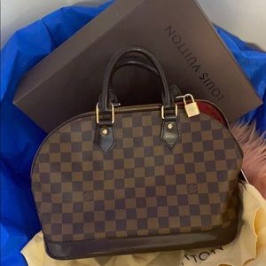 Authentic Louis vuitton Bag ' Great condition'